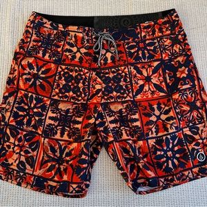 VOLCOM mens board shorts, size 36